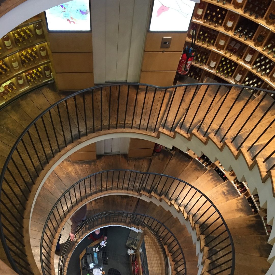 L’Intendant is one of my favorite wine shops in Bordeaux. Steps from the Grand Théâtre, this iconic spiral…, 2/5